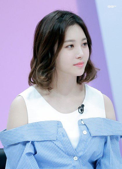 girlsdayid's tweet photo. 180504 Chung Hwa TV Naver Blog Update with GsD Yura as 'Weekly China Now Season 2' MC -D
#걸스데이 #유라 #위클리차이나우 #Yura #WeeklyChinaNow
https://t.co/pubf7rlUmr https://t.co/eniCavXENT
