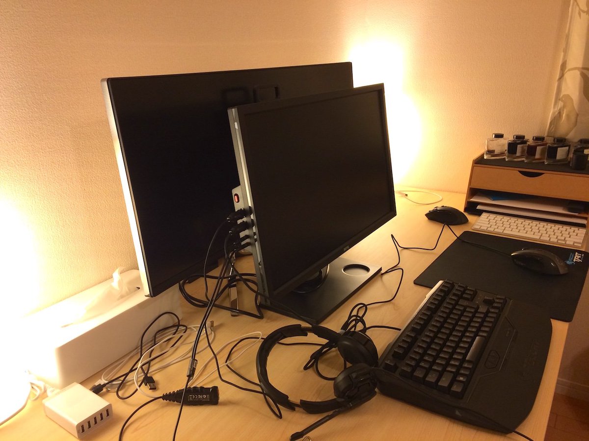 ジャガアポー ヤクルト挑戦中 まあ例え5k Imac で入力ができても 5kという解像度を動かすためのgpuと あの遅い反応速度のディスプレイでゲームできるか という壁もありまして 一番はゲーミング用のデスクを用意することなんですけどねぇ あ でも