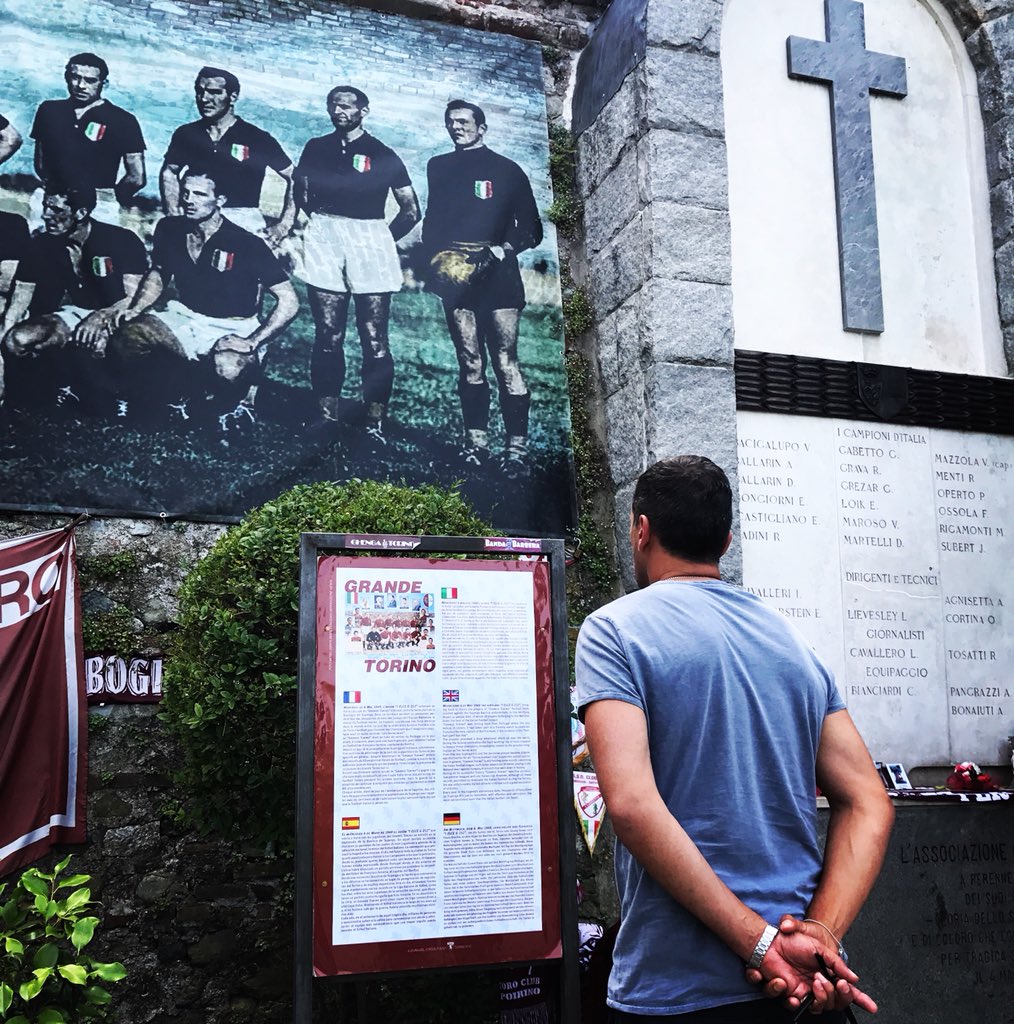 Il 4 Maggio chi ama il calcio non può non rivolgere un pensiero agli Invincibili.!! Rispetto e Onore al Grande Torino..!! #SFT #TorinoFC #Invincibili #GrandeTorino #respect #calcio #ilovesoccer #Torino