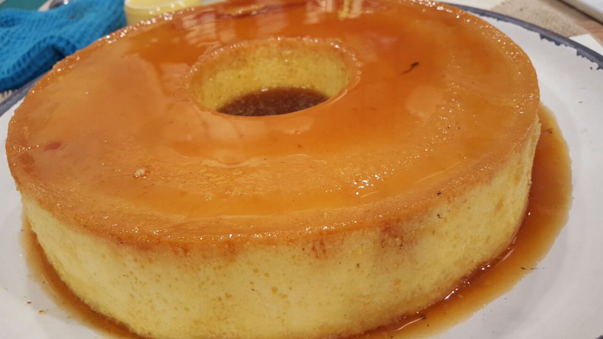 cocinerosarg's tweet photo. Llegaron las #RecetasDelFinde
@ximena_saenz  cocina un #Flantástico flan y un roast beef braseado en sándwich
@juanbraceli unas #PaltasRellenas
@pizarrofeli una #Carbonada 
Y @SivoriDiego nos trae el ranking de los alimentos que no pueden faltar en tu dieta
Vivo 14 hs @TV_Publica https://t.co/qrBZSAqzOW
