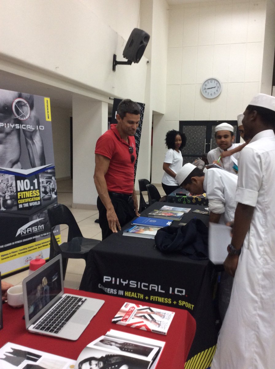 OrientIslamic's tweet photo. Orient Islamic School hosted the Rocking Future Career Expo which was held in the school hall on Thursday 03th May 2018.  Our Grade 9, 11 and 12 learners were exposed to vibrant motivational talks.  Learners had further access to approximately 20 private universities, colleges https://t.co/sfiN3MZrMO