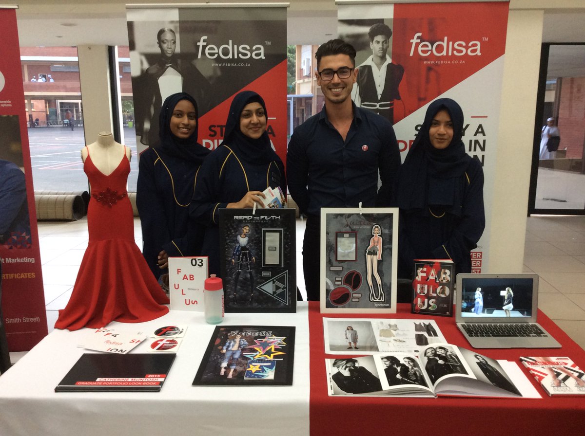 OrientIslamic's tweet photo. Orient Islamic School hosted the Rocking Future Career Expo which was held in the school hall on Thursday 03th May 2018.  Our Grade 9, 11 and 12 learners were exposed to vibrant motivational talks.  Learners had further access to approximately 20 private universities, colleges https://t.co/sfiN3MZrMO