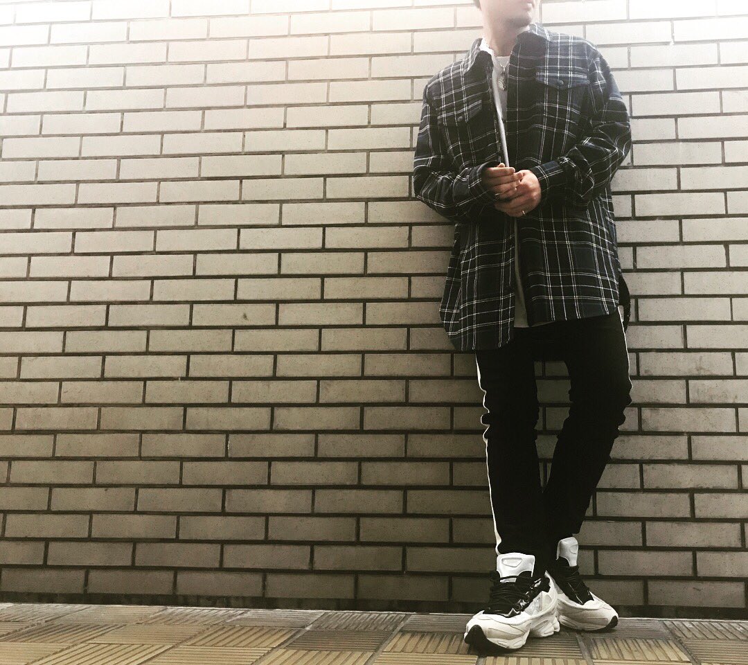 candy_creo's tweet photo. style sample✅
・
cap/GUESS GREEN LABEL
shirt/OFF-WHITE
tee/HALFMAN USA
pants/mnml
shoes/adidas by rafsimons
・
・
@ricord_kumamoto
#offwhite #halfmanusa #mnml #rafsimons #adidas #adidasbyrafsimons #guess #GUESSGREENLABEL #熊本 https://t.co/23LIBOmqXH
