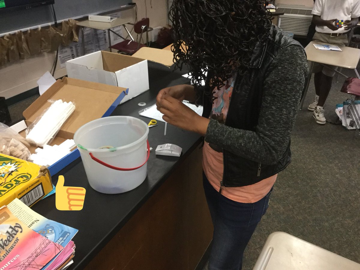 Flemi19Angelica's tweet image. Whatcha gonna do when it’s STEM DAY 💡💡for you? Rubik’s Cube🎁 or Racecars🏎🏎🧐🧐🧐🧐🧐@Rubiks_Official @ScholasticTeach @MRRVH #stemday2018 #teachingrocks