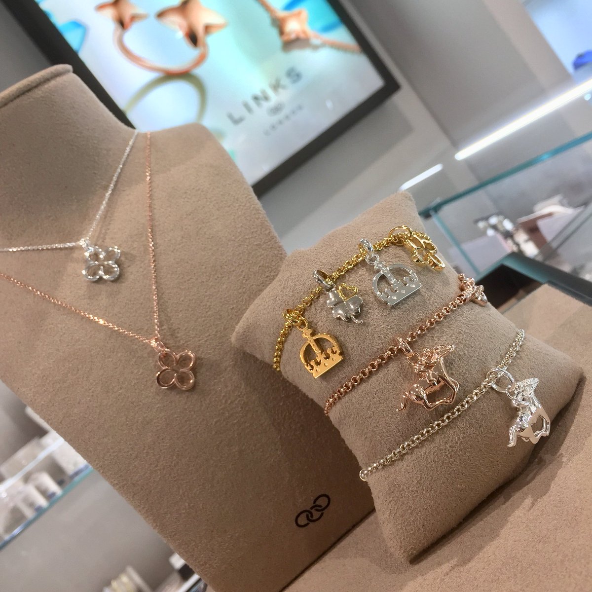 PageFine's tweet photo. We are so excited to introduce #ascotclover to our range by @Links_of_London to accompany our #royalascot #diamondessentials collection. Beautiful #clover and #horseshoe shapes. If you are going to the #guinneas @NewmarketRace this weekend do stop by and take a look. https://t.co/8sjwOHHfVT