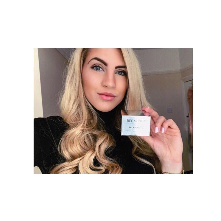 Love this beautiful customer selfie loving her Venom Skincare results 💜🐝
-
Use code VENOM for money off!
venomskincare.co.uk
-
#venomskincare #beauty #beautiful #natural #naturalbeauty