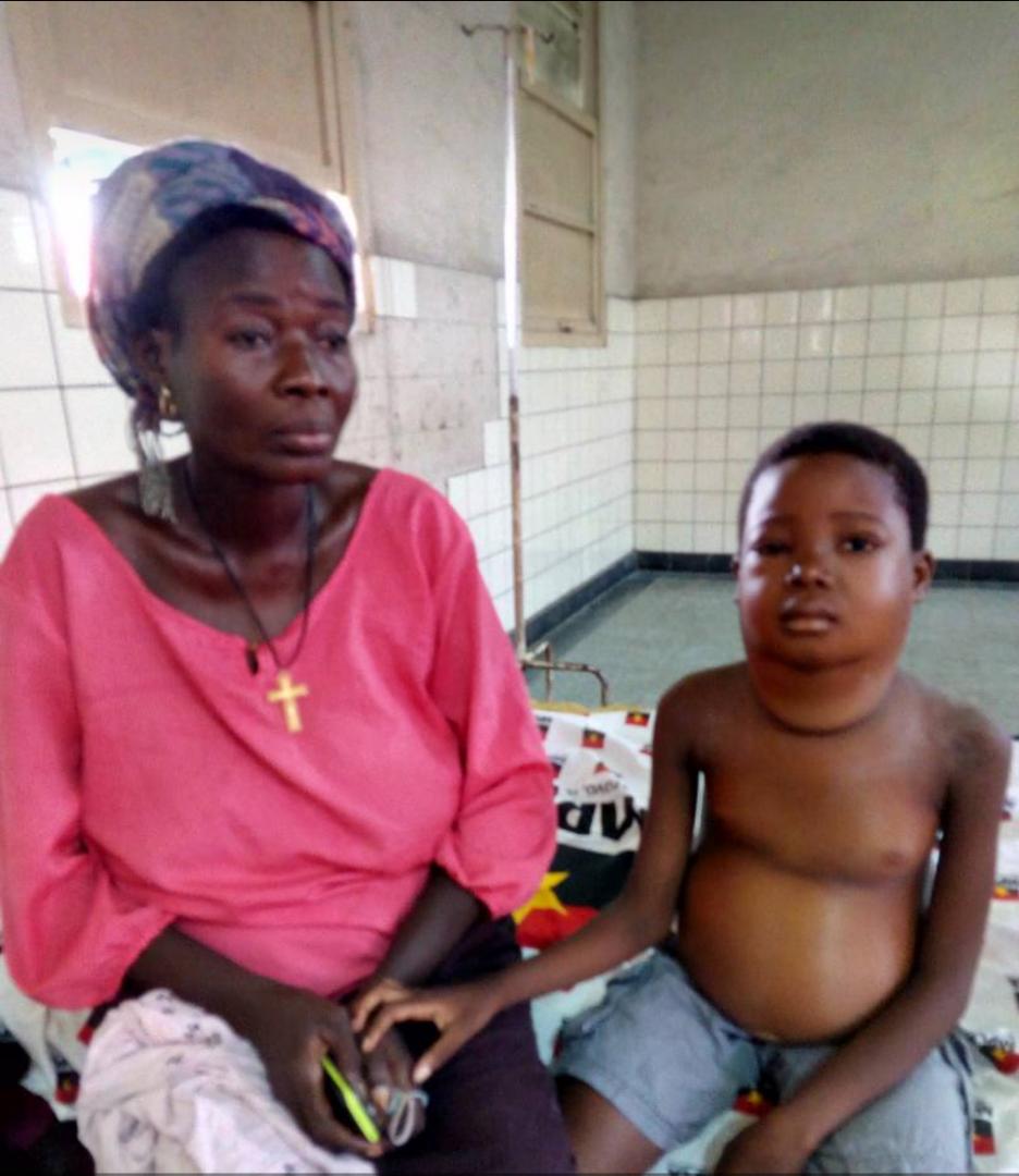 NancyTshiaba's tweet photo. Aza  a besoin d'aide cette petite fille de 7ans orpheline de père avec une mère commerçante 5mois avec la maladie, elle doit être transféré parce qu'il y a grève à mama yemo. venons à son secours  @Unjfc_rdc @Muyumba @Mapon_Matata @ https://t.co/w2t98pi1eR