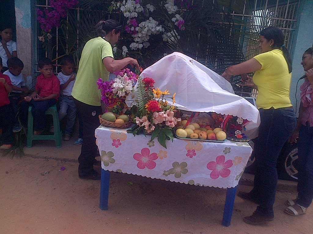 ebn_la's tweet photo. #Anzoategui Celebración de la Cruz de Mayo @MPPEDUCACION en Nuestra  Comunidad Rural  las  Magnolias- El Tigre. @carcast02 @Gracejcj @ZEAnzoategui @RosangelaOrozco @gtorodelara @JauaMiranda  @Eliumazam https://t.co/cUuGadYycR