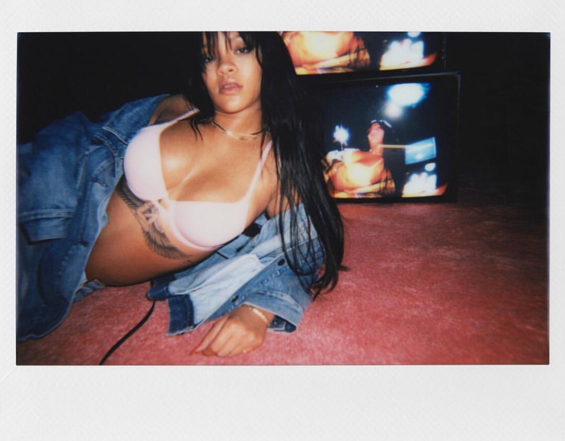 Rihanna Direct tweet media