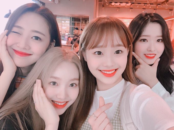 yvesdoingthings's tweet image. yves with all of yyxy (2018)
the queens are coming