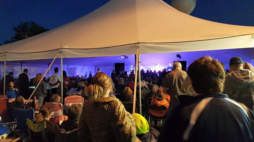 LionsRoselle's tweet photo. #RoseFest18 Music Line-Up! #Music #Bands #blues #ClassicRock #festtime #Coldbeer #LynfredWinery #RoselleIl #Lionsfest #Lionsclub #Drinkinglocal #PlayingLocal #EatingLocal
https://t.co/ZgMtlazFZt https://t.co/VNo3pUvMx7
