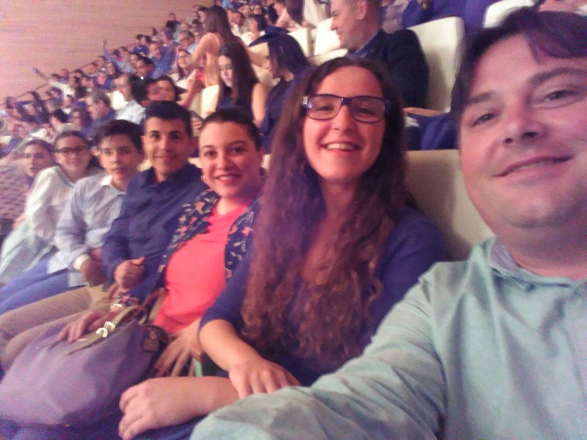 F_ReisCatolics's tweet photo. Nosaltres hem inventat el "selfie FRC". #FLF18 https://t.co/5jyQbAtLdn