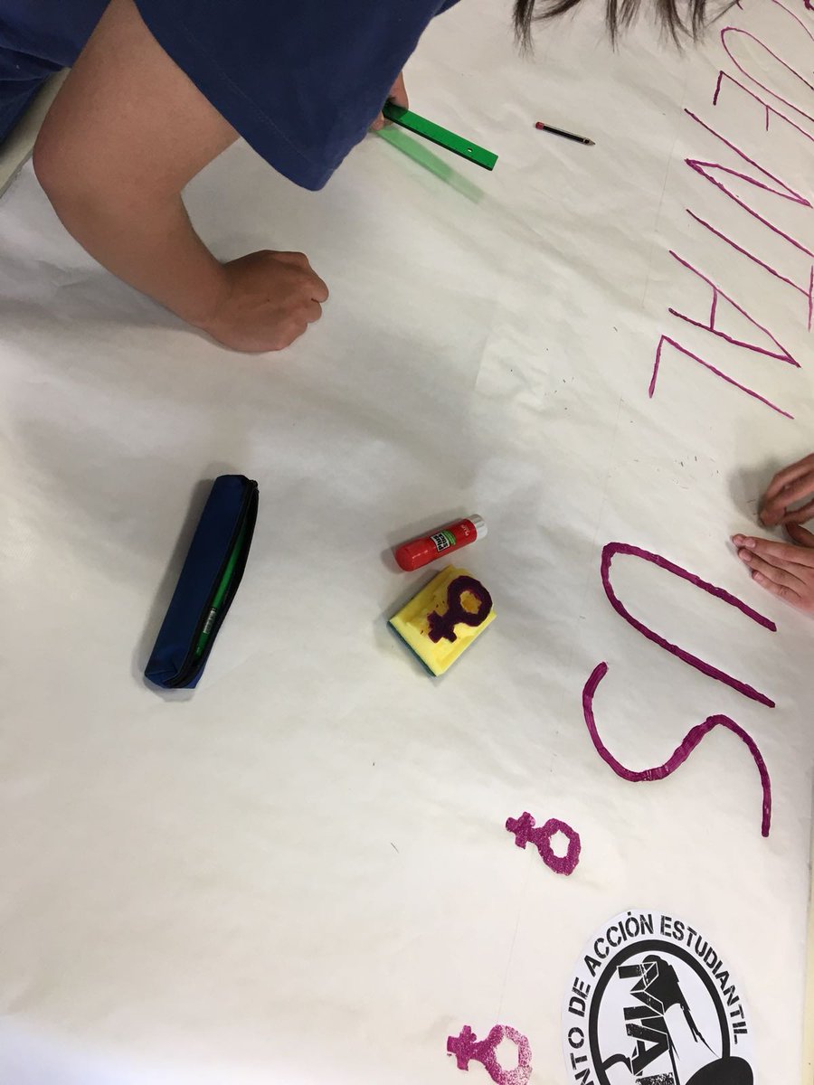 TwitdelMAE's tweet photo. Nuestras activistas ya están preparando el #CuentaloUS para el 8 de Mayo, una jornada para la reivindicación y la reflexión sobre el acoso y el abuso sexual. https://t.co/dHkCxzxyLy