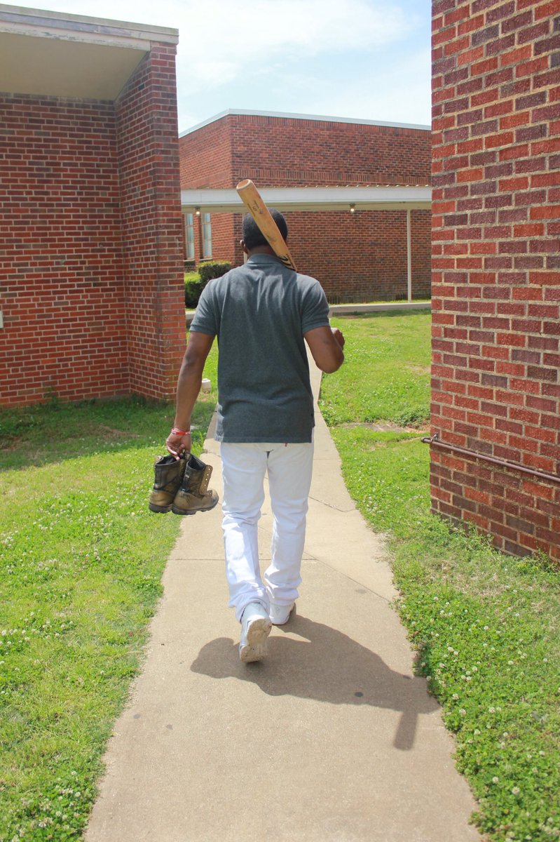 RedellG7's tweet photo. Still Hasn’t Hit Me Yet... 🤷🏾‍♂️ 
1 Day Left 🎉📚🎓
It’s All Because Of God ✊🏾
#WileyCollege #ILoveMyHBCU https://t.co/1Iou5F9QPh