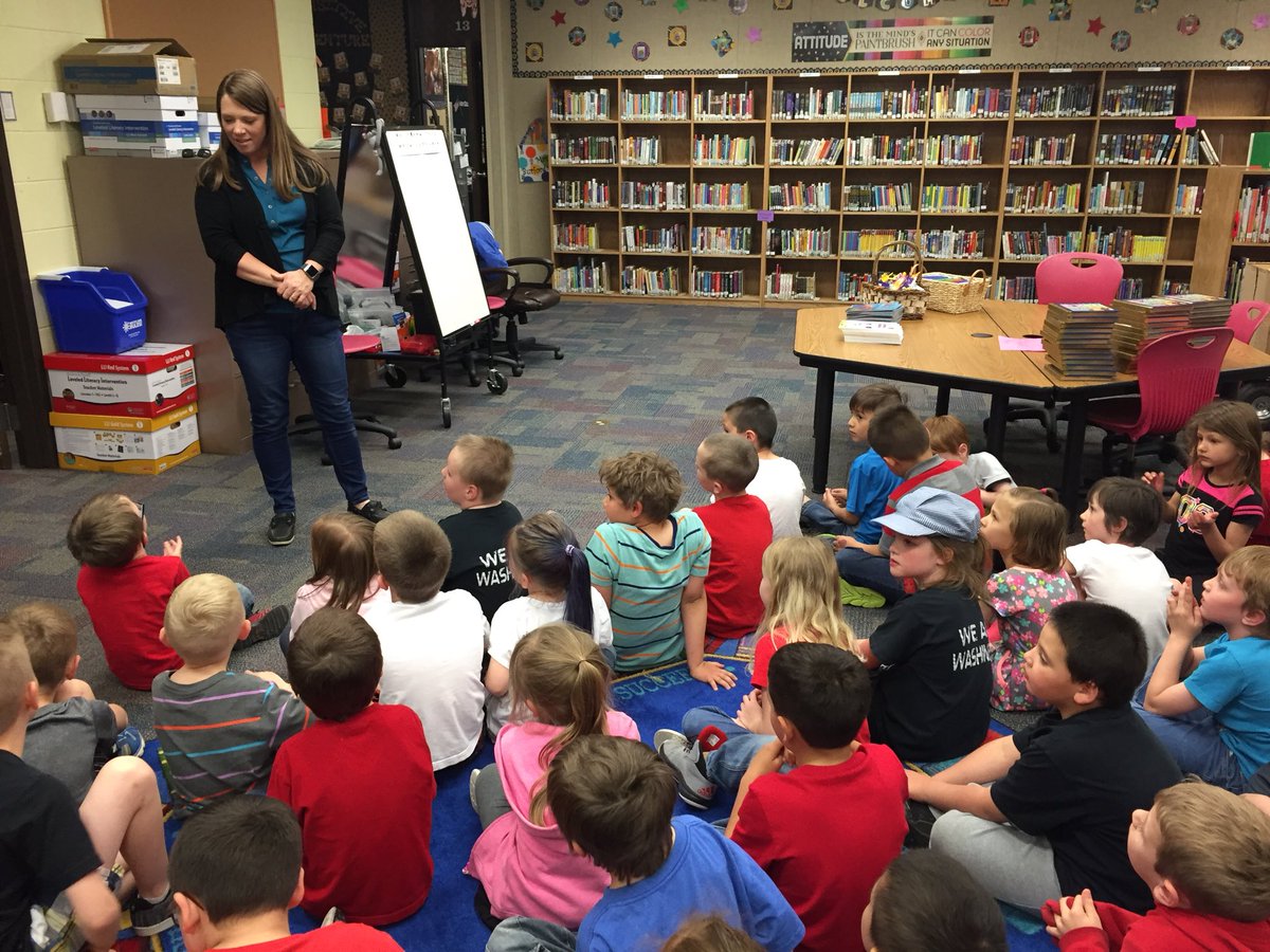 FruhwirthGreg's tweet photo. RSVP giving books out to our students #washwildcats https://t.co/qGjx5NcsKX