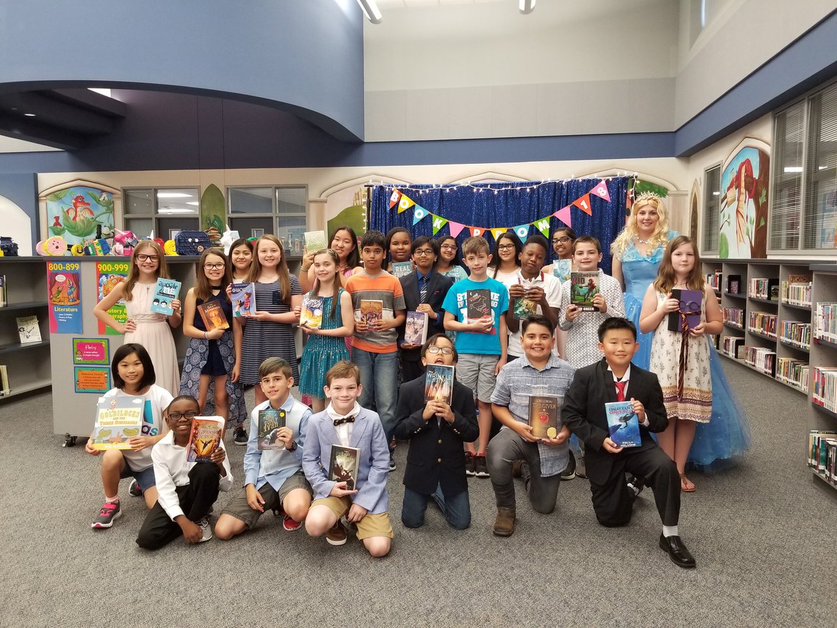 KDELibrary's tweet photo. Our Book Prom was a huge success! The kids loved talking about their book dates! #KidsDeserveIt #kdepride #dragonslovetoread #BookProm2018 https://t.co/4YcVJ7qAFF