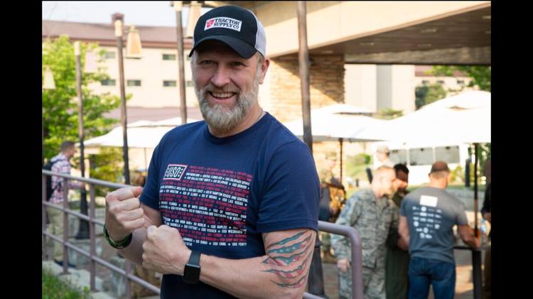cmorganmusic's tweet photo. • Join me and the USO and #Flex4Forces this #MilitaryAppreciationMonth! I nominate Blake Shelton, Dierks Bentley, Charlie Daniels, and Mark Miller,  to flex next. Learn more at https://t.co/yOFGTc4F6v and grab a limited-edition tee for #july4th https://t.co/S2uKqDePOZ