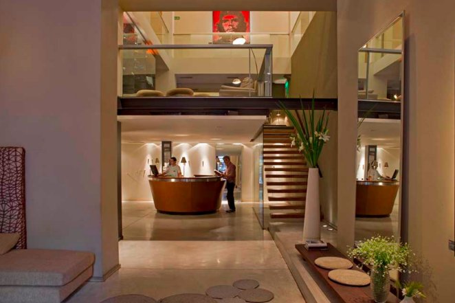 La mejor ubicación en el corazón de la #BuenosAires más tradicional. <a href="/EsplendorH/">Esplendor Hoteles by Wyndham</a> los recibe con una restaurada fachada neorrenacentista e interiores vanguardistas que rebosan arte y diseño de autor a cada paso.
bit.ly/1RmvHz6
#ViviConEsplendor
#ExperienciaEsplendor