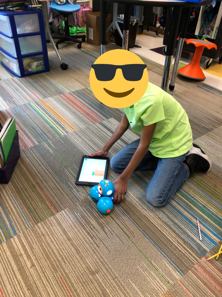 woesecond's tweet photo. So much fun coding Dash!! Thanks for teaching us @WhiteOakMedia #wearewhiteoak https://t.co/s9adtSyj5F