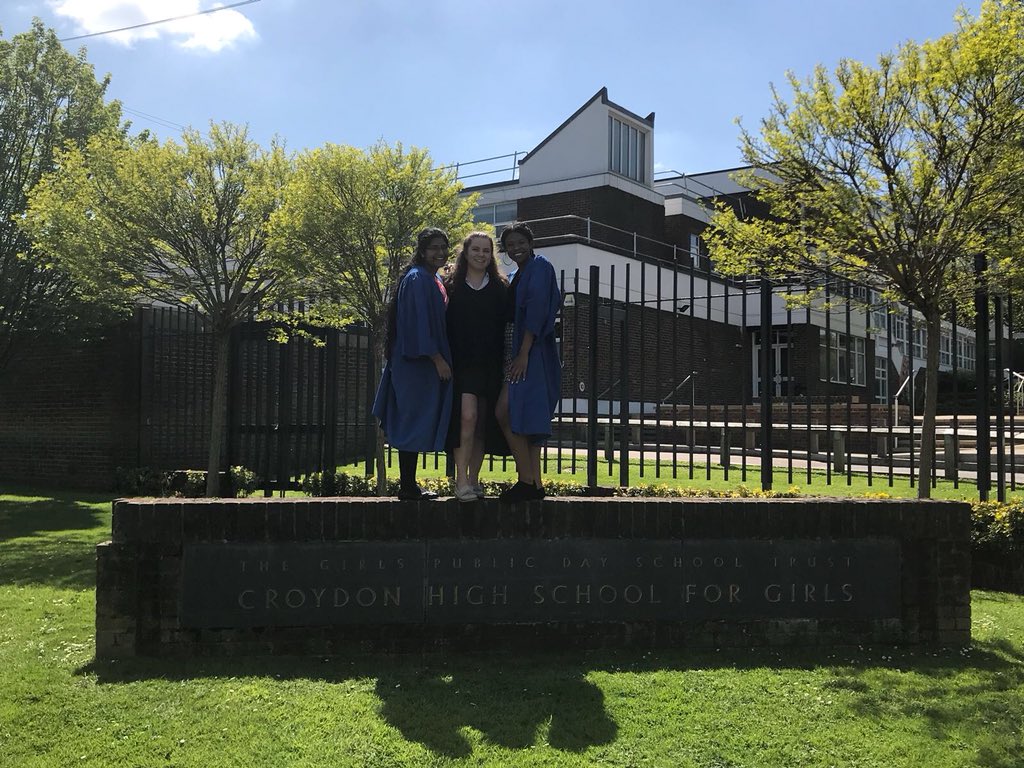 erin_rochester's tweet photo. Prefect Handover 🧡 https://t.co/EsWT7Jirze