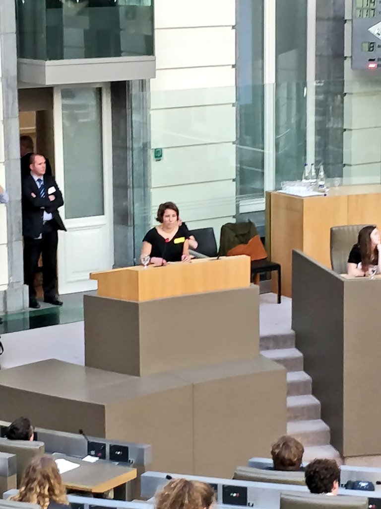 KlaasDecorte's tweet photo. Commissie 3 aan het woord, wat een speech! En alweer straffe en concrete voorstellen... @KRASGlobelink #Plenum18 https://t.co/yYPSyQIJkD