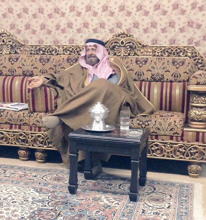 Q8Sulltan's tweet photo. #ساعه_استجابه
.

أيُّ فقد كفقدك يا أبي . .
والله ماطلعت شمس ولاغربت 
إلاّ وذكرك مقرون بأنفاسي
ولاشربت لذيذ الماء من ظمأٍ 
إلاّ رأيت خيالاً منك في الكأس
ولاجلست إلى قوم أحدثهم 
إلاّ وكنت حديثي بين جُلاسي
#لافي_العيادة_الشمري_رحمة_الله https://t.co/oFB0RaqcrT