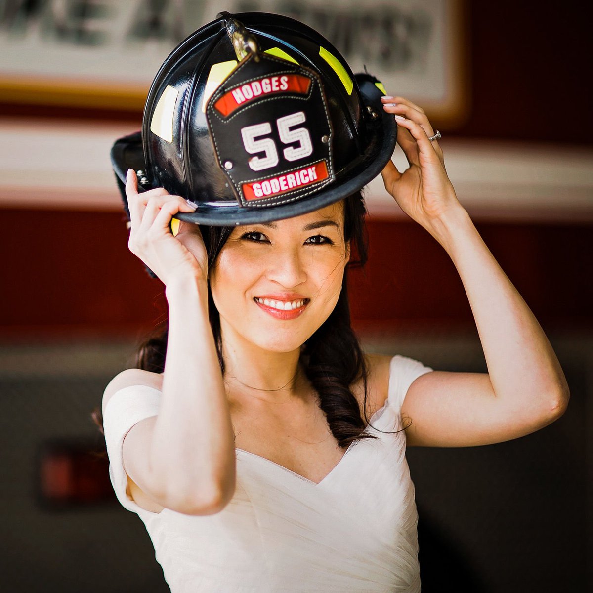 bycalin's tweet photo. Happy International Firefighter's Day!
.
.
.
#firefighter
#Bride
#weddingday
#wedding
#torontoweddingphotographer
#toronto https://t.co/LpixOlcWun