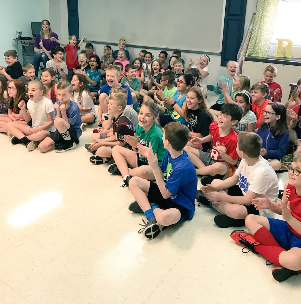 pizza4piazza's tweet photo. We opened our MAP MYSTERY BOX this morning! Stay tuned for the reward happening later! 📦📦📦 #emgepride @ZumEmge @mrsmylenbusch https://t.co/eg83SNEl0A