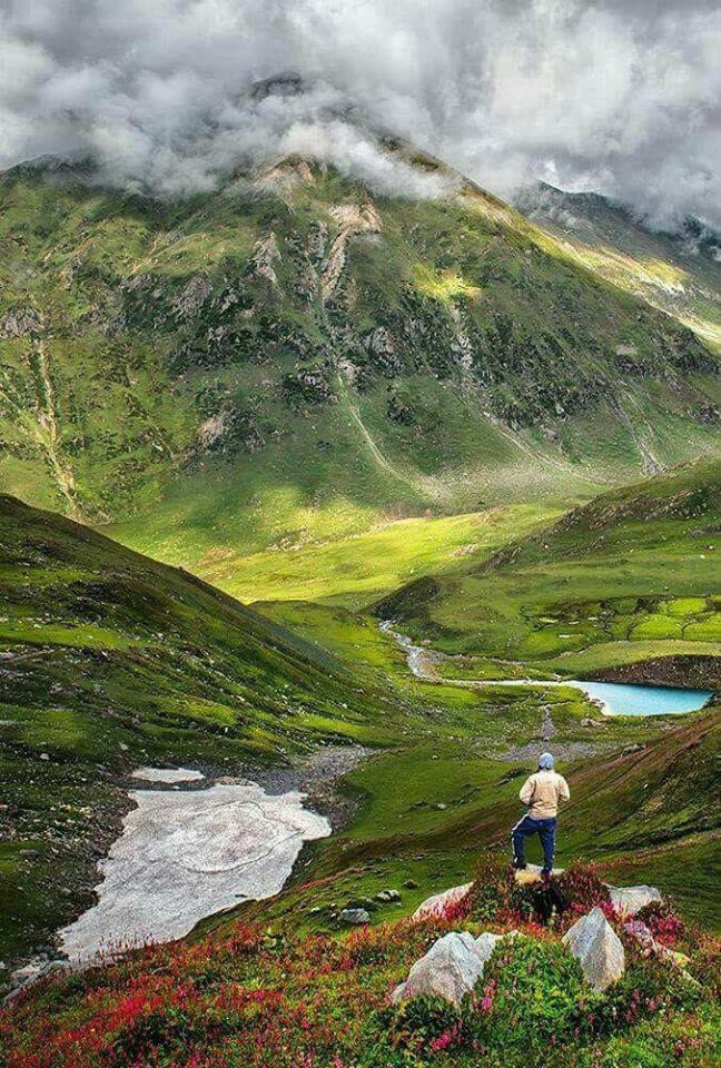 HamasulGhani's tweet photo. If you wonder how those mighty mountains, wide valleys and deep lakes in between them formed, you might be a #geoscientist.
Rattigali Lake, Neelam Valley, Pakistan.
#ImAGeologist #LearningGeology #Pakistan_is_soo_beautiful❤️🇵🇰 https://t.co/7mHiAPv77z