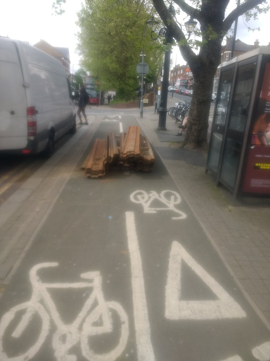 redstarneil's tweet photo. For @redstarneil @cllrjdenselow @EllieSouthwood on day after re election as @Brent_Council #queenspark @QPLabour cllrs it's back to anti social dumping on #chamberlayneroad - 21 #stationterrace nw10trp. Please @BrentCustServ investigate and arrange removal fyi @KensalRiseRA https://t.co/0Cbj36Vjqt