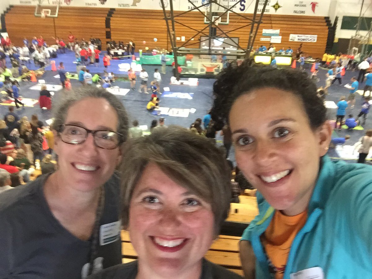 gcappsEES's tweet photo. K-5 STEM and Robotics Showcase. #EESLeadandLearn #NCRobotics https://t.co/KtzXea4JHP