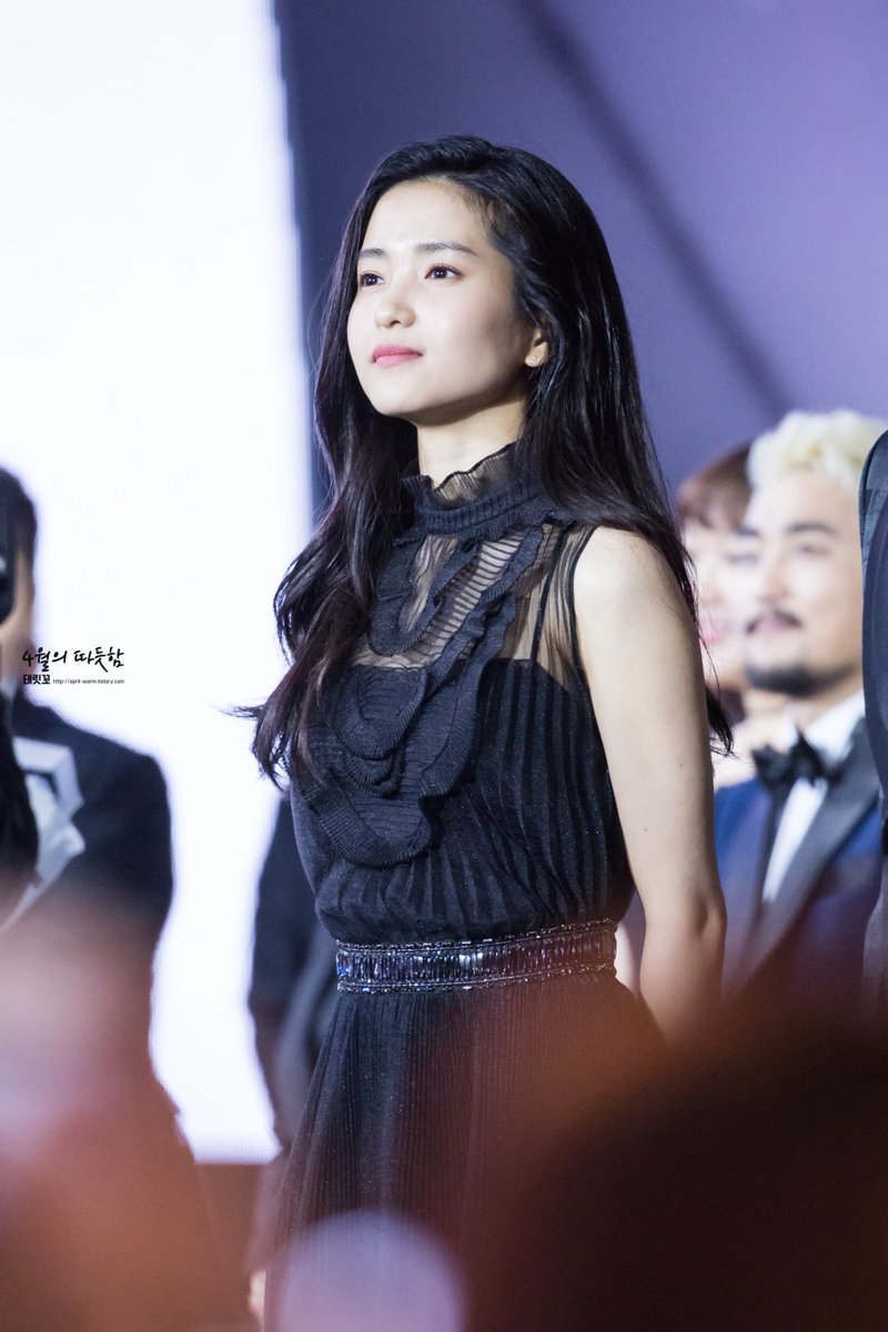 april_warm's tweet photo. [2018.05.03] #2018백상예술대상 #김태리 #직찍 sample pic by.태릿꼬 https://t.co/KSsNg7KJ1y
