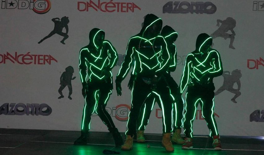 RevolvePlus's tweet photo. Ghana Dancers Launch 11 New Azonto Dance Moves on International Dance Day https://t.co/BIyAp0x2cl #GBEvents https://t.co/frc5iC5fkn