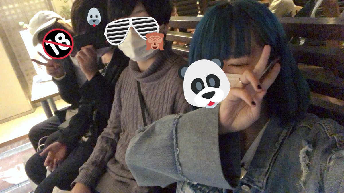 sera_0209's tweet photo. ポケセラ＆あっとくん＆まさおではらぺこ商店行って焼肉食べに行った！
おいしかった😳💗

原宿で服も買えたし幸せ！！！

そろそろ髪色かえたいー🤔
18日のLiveまで青髪でいるか悩んでるー！ https://t.co/dgH6kTFJbV