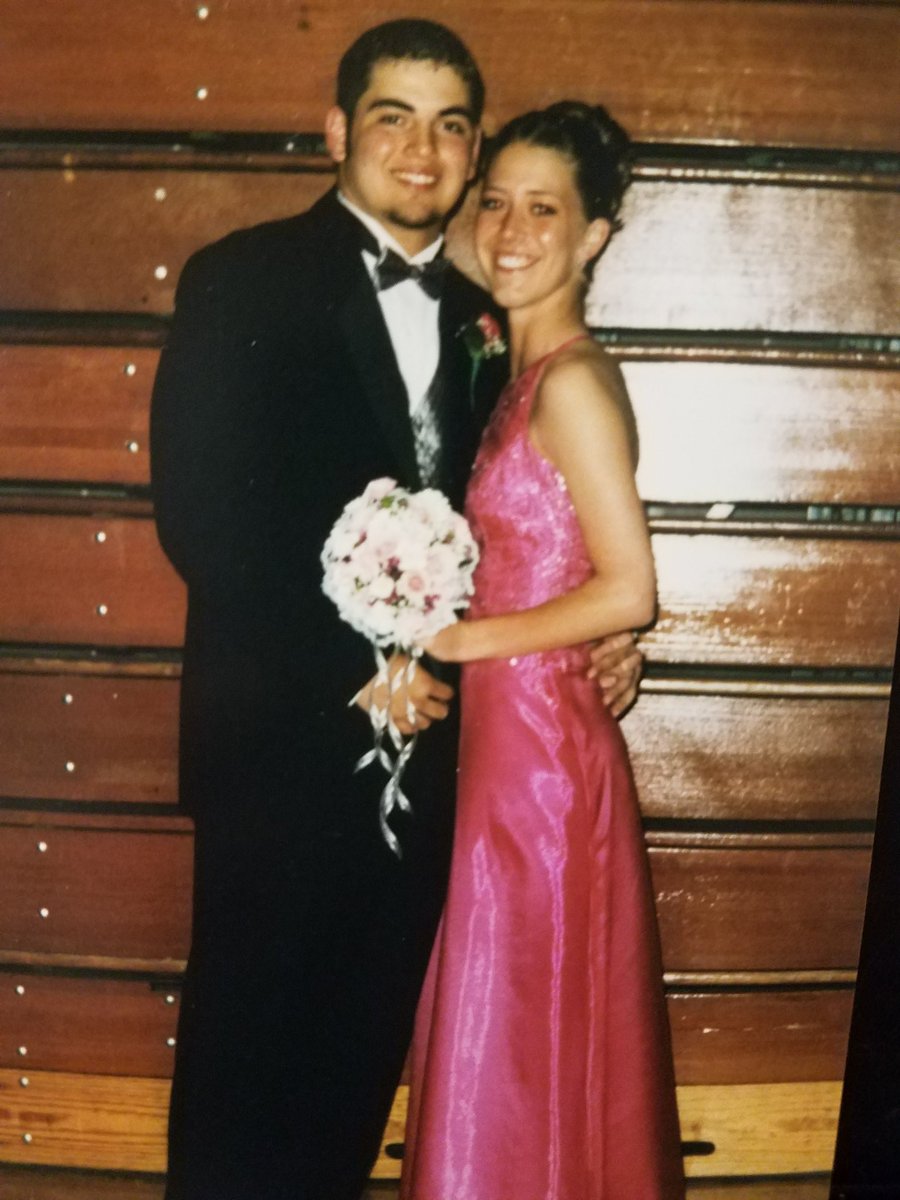 GoWHS_LShogren's tweet photo. #FlashbackFriday! #Prom2001 #Prom2002 https://t.co/acKNWCltMU