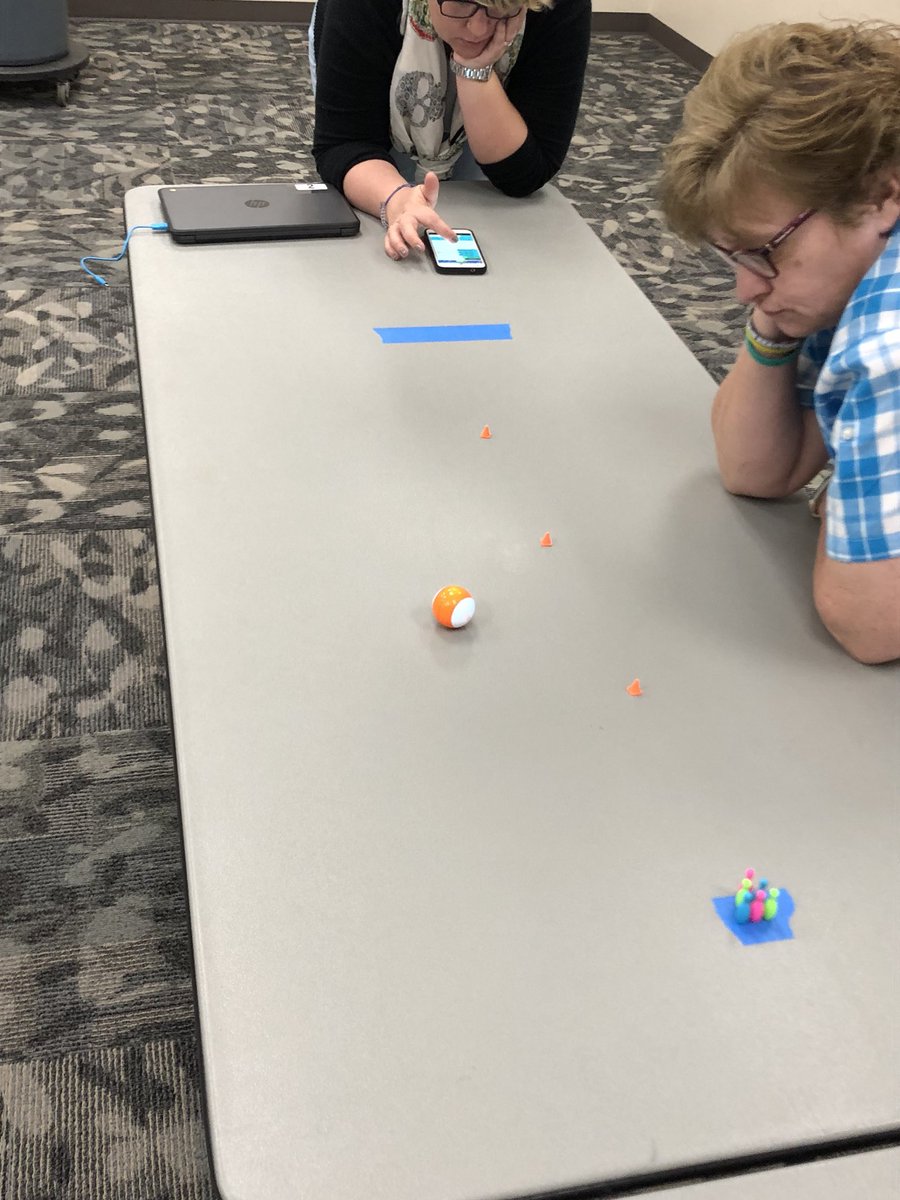 wsd_tech's tweet photo. Training our awesome EdTech coaches in all things @SpheroEdu https://t.co/j3TEAdot4w