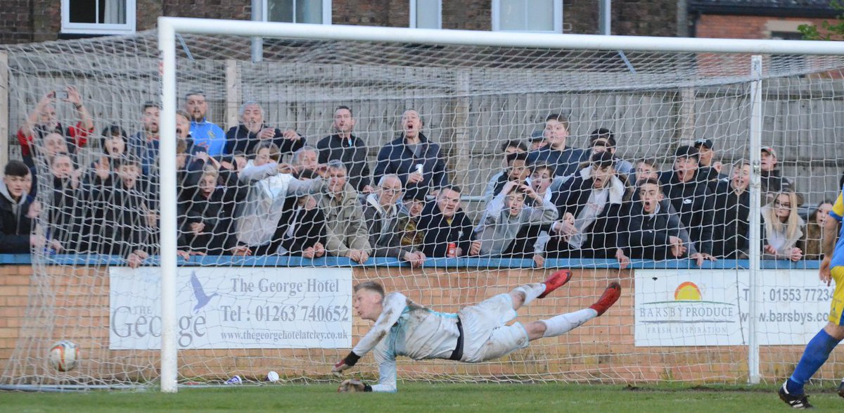 thejakewhiteley's tweet photo. Never seen a half of football quite like it for #WonderStrikes; @Cameronking95 joins the party - in some style!... https://t.co/cuj6FeXKQa