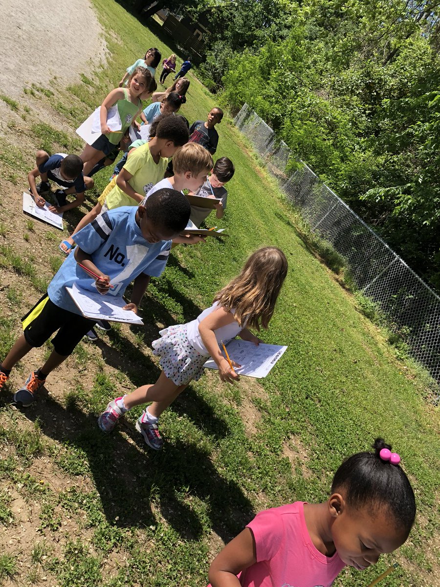 MrsEllersClass's tweet photo. Observing like scientists on our nature walk and listening to Ranger @ATanceusz ‘s storytelling to inspire our writing! 🌿🌼🏕 https://t.co/5qBHku8hoD