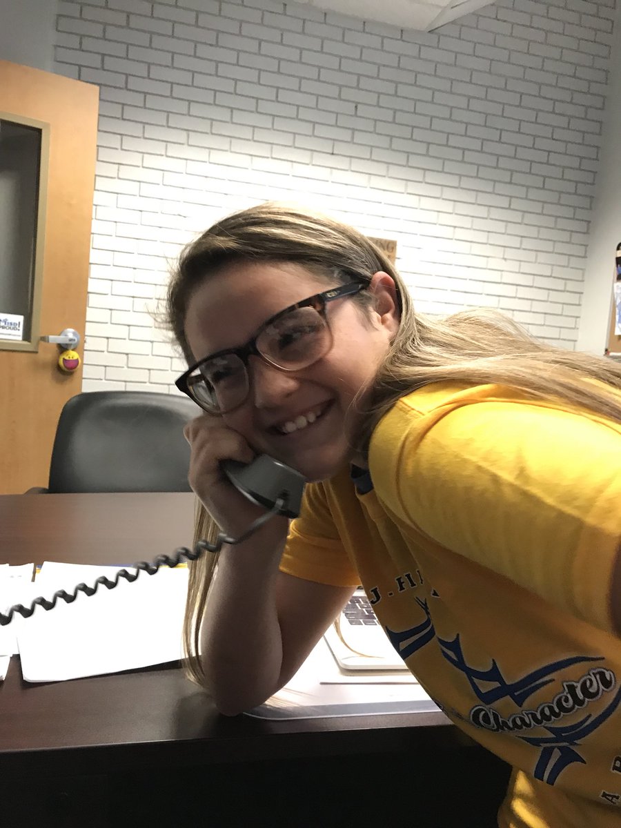 4dayjosh's tweet photo. #Goodnewscalloftheday with students who earned #studentofcharacter for the month. #MISDproud #irvinincredibles https://t.co/Fw2QJmzYz6