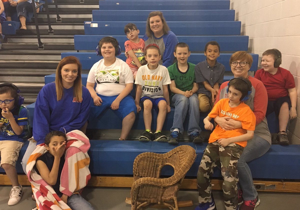 Ms_LesleysClass's tweet photo. Our guys! #rockingchair #headphones #blanket #weightedvest #compressionvest #sensoryneedsmet @Hill_Carver https://t.co/AUOGOAgE9J