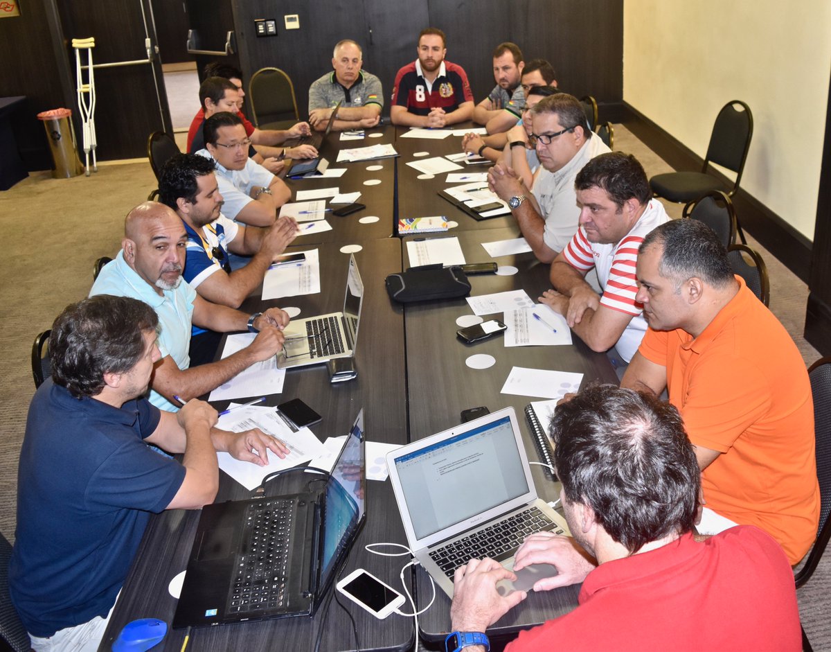 Representantes del grupo B y C de #SudaméricaRugby hablaron sobre las competencias venideras con nuestro Secretario Victor Luaces, y los Gerentes Horacio Herrera, Guillermo Signorelli y Fernando del Castillo.

#ElRugbyNosUne