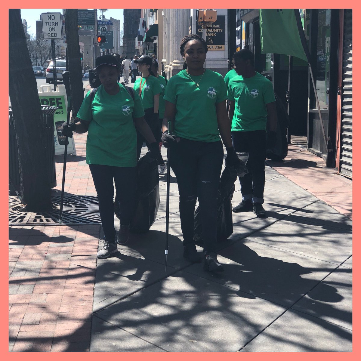 UnionOwls's tweet photo. π To end the Week of Service, this past Tuesday , #UnionCountyCollege students helped clean up the City of Elizabeth for the yearly Earth Day City Wide Clean-Up. #UServe18 #TheOfficeOfCollegeLife #GetInvolved2EVOLVE https://t.co/tNROkMSyt4