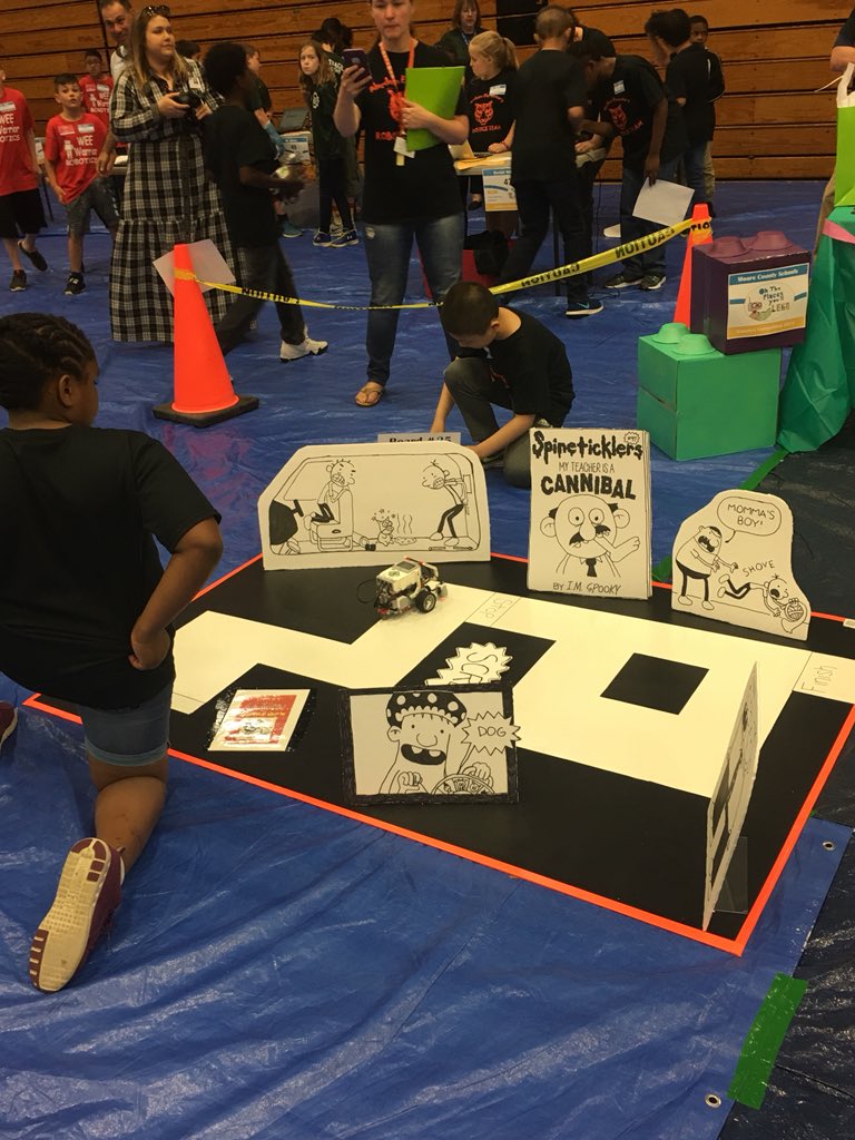 sheilablue7's tweet photo. Elementary Robotics2018- these boards are awesome! #NCRobotics https://t.co/eGrdojwzYz