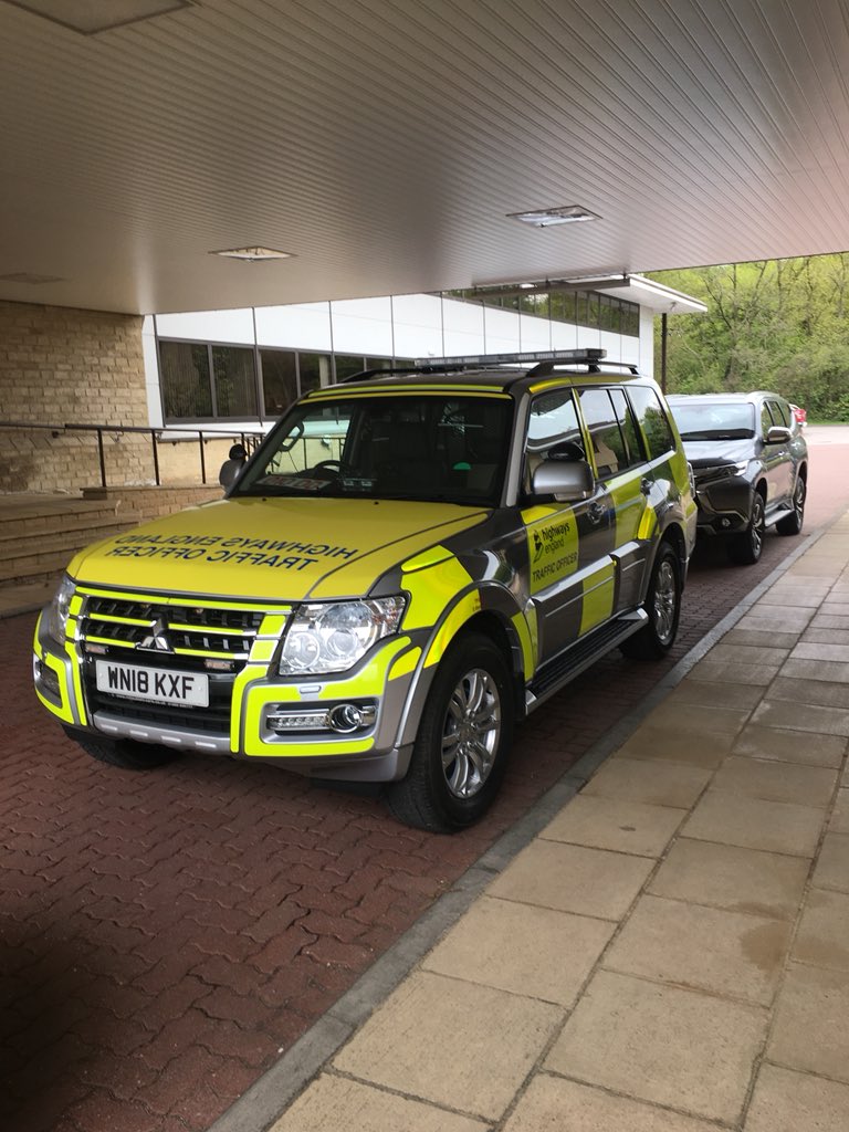 Richard_Markey9's tweet photo. Always a pleasure having @HighwaysEngland at our Head Office in Cirencester to sign off the first of their latest batch of @MitsubishiUK Shoguns converted by Mitsubishiโs Special Vehicle Operations Centre #ShogunTerritory #TrafficOfficers #Mitsubishi #Shogun #MSVO https://t.co/XzRvrFbTTl