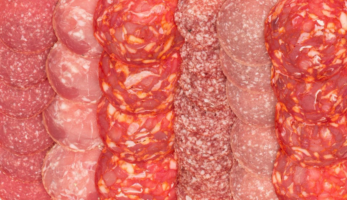 ClaboUSA's tweet photo. Keeping your deli display case clean is only part of the food safety battle. There are a variety of best practices to implement in your deli foodservice operation that can ensure the safety of your customers and the overall quality of your deli meats. https://t.co/j5Lfk5P35M https://t.co/c3vSWFJEfN