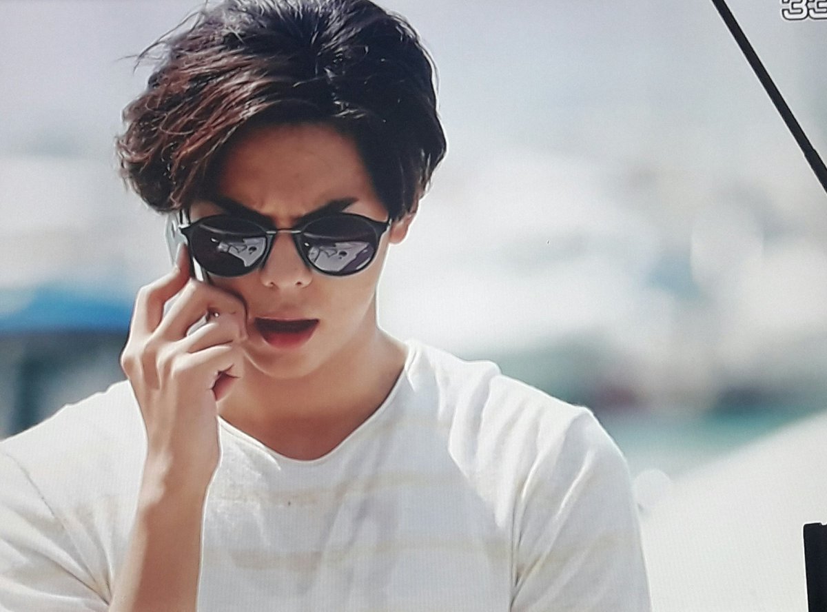 kcherdchoo's tweet photo. แค่คุยโทรศัพท์จำเป็นต้องหล่อมั้ยยยย #เสน่ห์รักนางซิน https://t.co/cbn4coOOnI