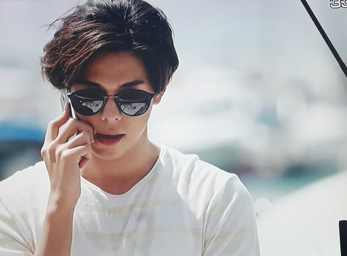 kcherdchoo's tweet photo. แค่คุยโทรศัพท์จำเป็นต้องหล่อมั้ยยยย #เสน่ห์รักนางซิน https://t.co/cbn4coOOnI