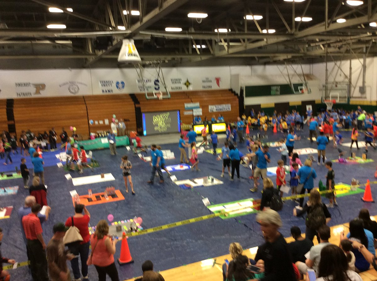 SLMCLeonard's tweet photo. Building K-5 Engineers workshop day!  @dcsnc  @leahmleonard @sedley1 https://t.co/Cs1oqNrJXM