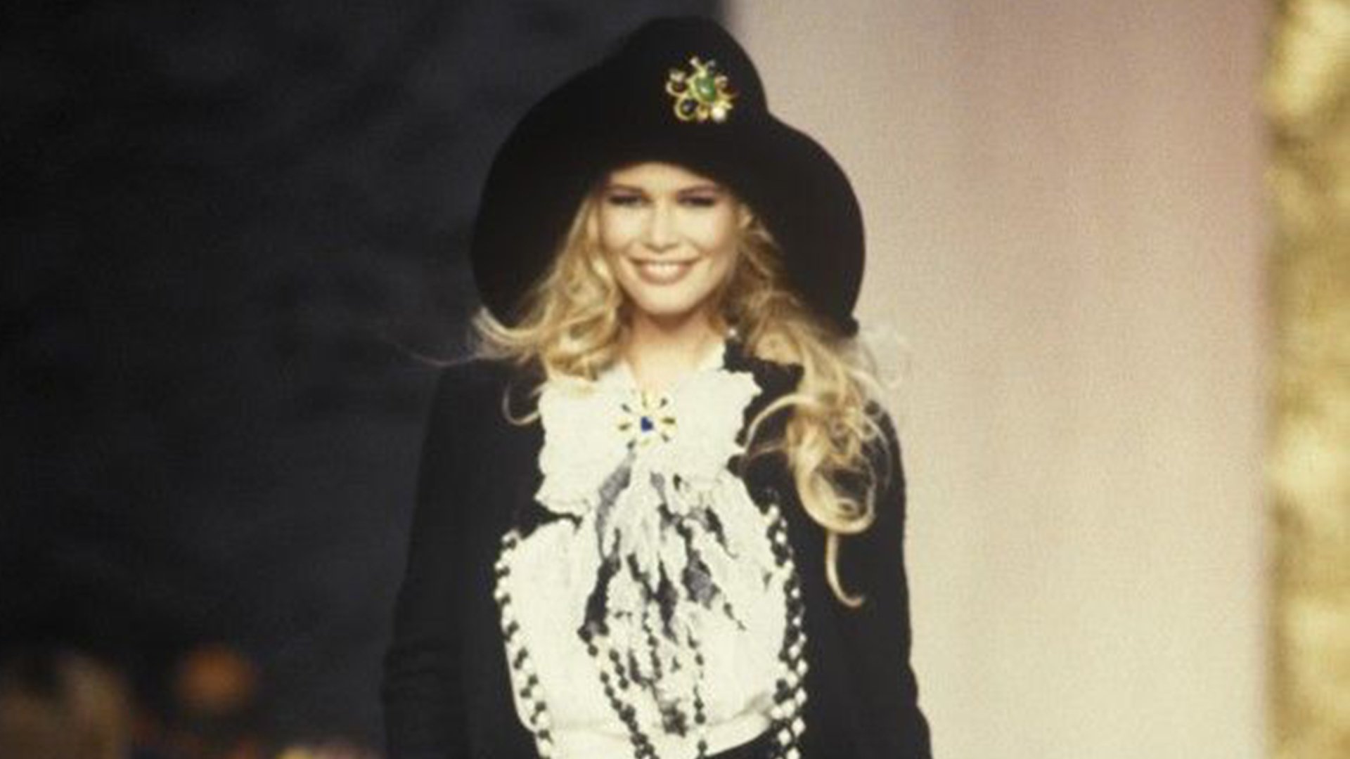 Happy birthday Claudia Schiffer . Watch the blonde bombshell open iconic Fall 1992 Couture collection. 