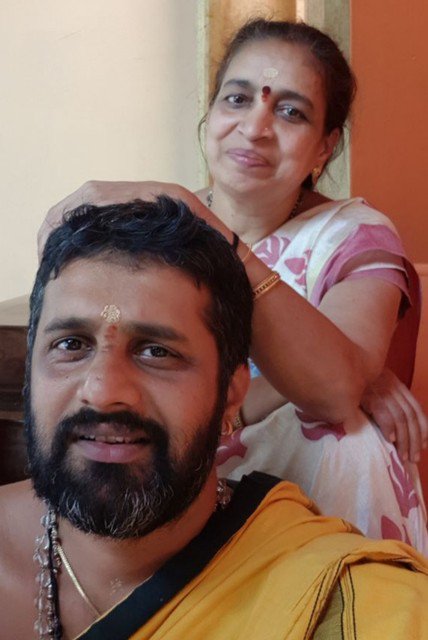 SriKavyam's tweet photo. First nod of approval from Mahalakshmi!

#Savirada_Surabhi is a plan where a mother invites a hundred people to help #GouSwarga ; Mahalakshmi Timmappa became a model for all mothers by achieving one-and-a-half times the target in just five days! https://t.co/ahrMw06ARG